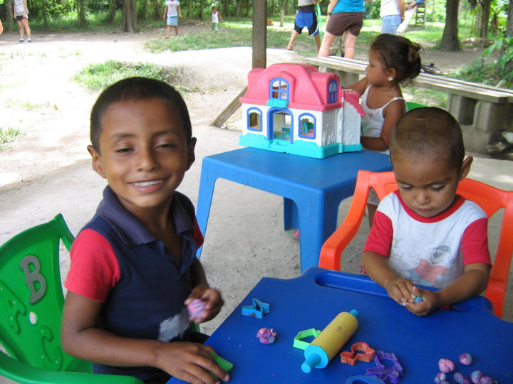 37719_524293381811_211000828_31294974_3876227_n