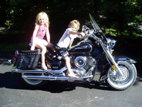 Scott Henry - Mines only an 1100 Yamaha V-star 2005 loaded w/ chrome, but it only cost me $3300!