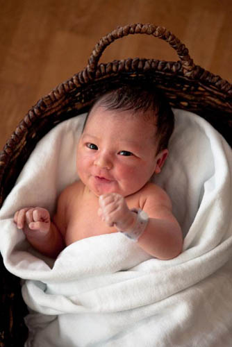 Alivia Elenor Coro Got to be one of the cutest newborn baby pics - ever!