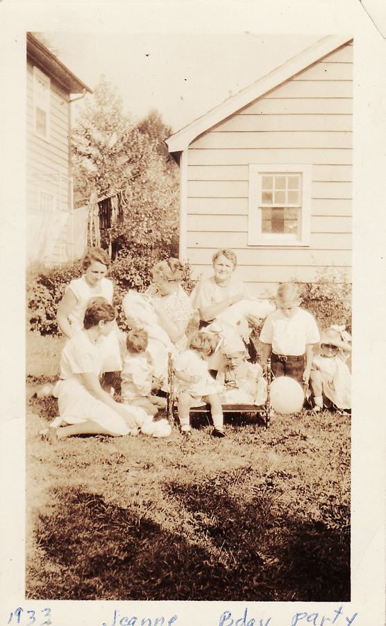Back row: Aunt Edna, Momo, Aunt Elsie. Front row; ? Probably Jeanne and Jack on the little chair with Janine, Roy and Joan (cousins).