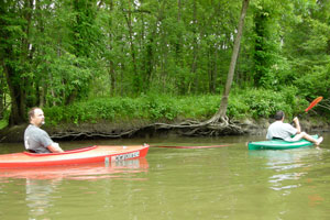 Chip towing Dan (his arm is still healing) on the Cuyahoga River
